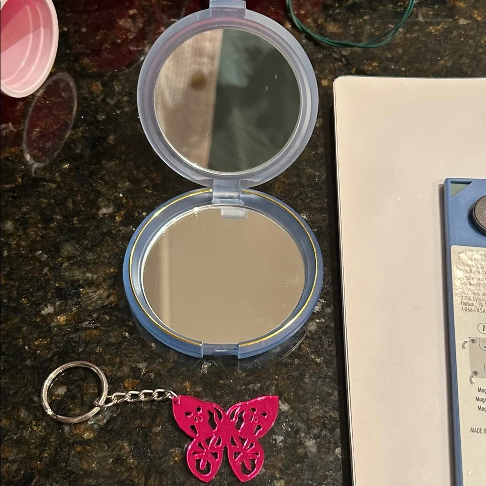 Girls’ Locker Kit—Red Solo Cup String lights plus more!